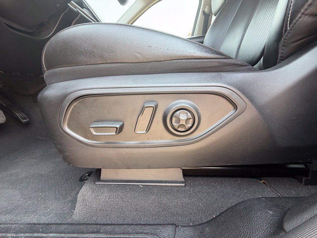 Used 2023 Jeep Grand Cherokee Limited w/ Luxury Tech Group II AWD/4WD image 45
