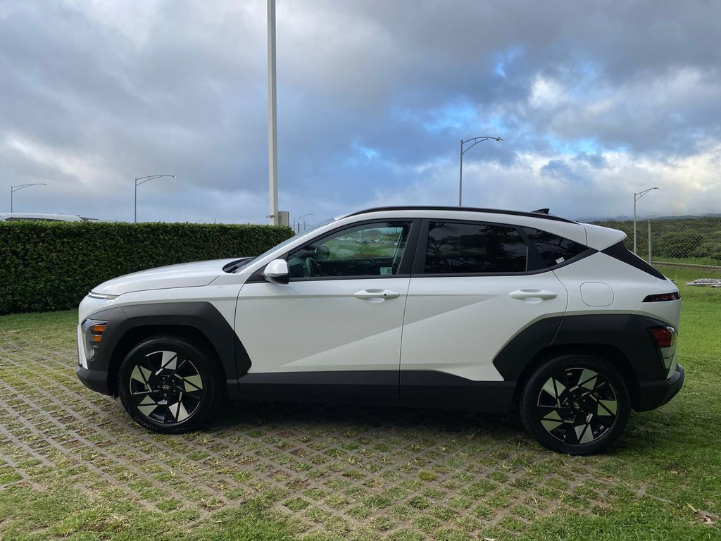 Used 2025 Hyundai Kona SEL FWD image 4