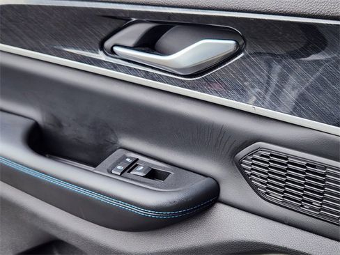 Used 2022 Jeep Grand Cherokee Trailhawk w/ Luxury Tech Group III image 15