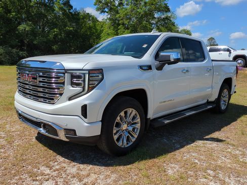 Used 2024 GMC Sierra 1500 Denali w/ Technology Package AWD/4WD image 8