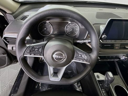 Certified 2024 Nissan Altima 2.5 SV FWD image 19