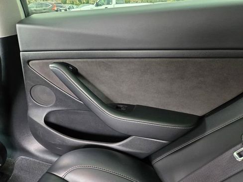 Used 2021 Tesla Model 3 Standard Range Plus image 13