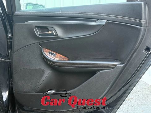 Used 2015 Chevrolet Impala LT w/ Convenience Package image 16