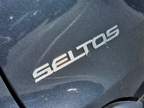 New 2026 Kia Seltos SX image 8