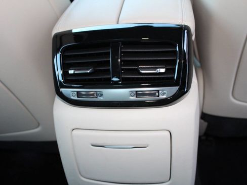 Used 2019 Genesis G90 3.3T Premium image 20