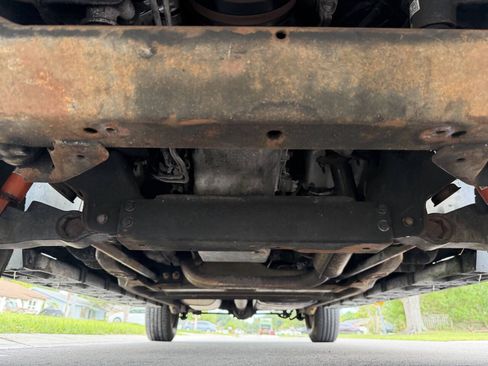 Used 2002 Chevrolet Suburban LT RWD image 19