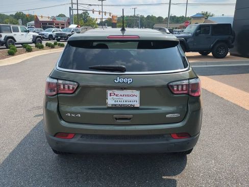 Used 2018 Jeep Compass Latitude w/ Popular Equipment Group AWD/4WD image 5