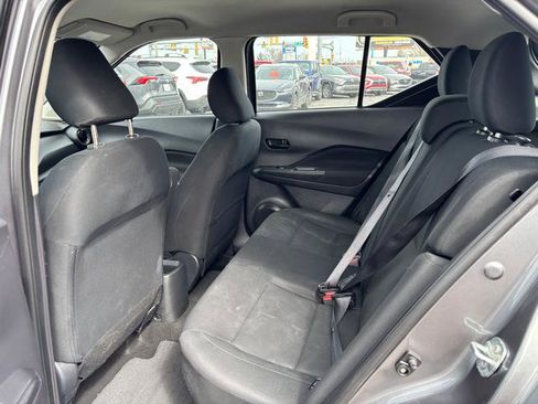 Used 2024 Nissan Kicks S image 11