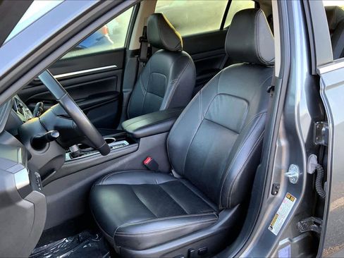 Used 2024 Nissan Altima 2.5 SL FWD image 8