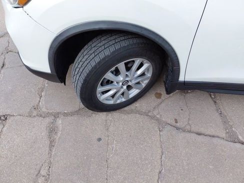 Used 2018 Nissan Rogue SV image 35