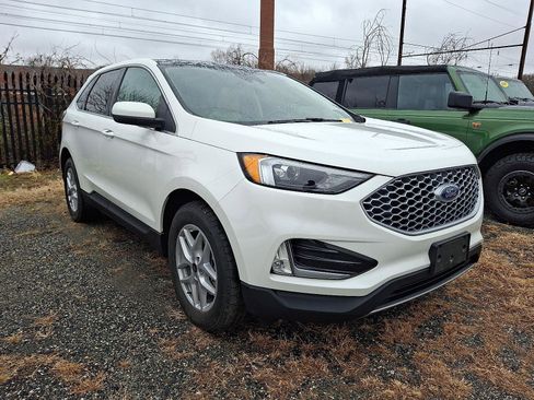 Used 2024 Ford Edge SEL w/ Convenience Package image 6