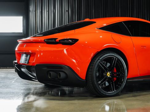 Used 2021 Ferrari Roma RWD image 7