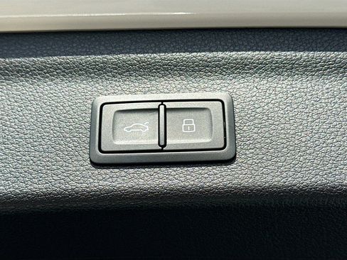 Used 2025 Audi Q3 2.0T Premium Plus w/ Premium Plus Package image 12