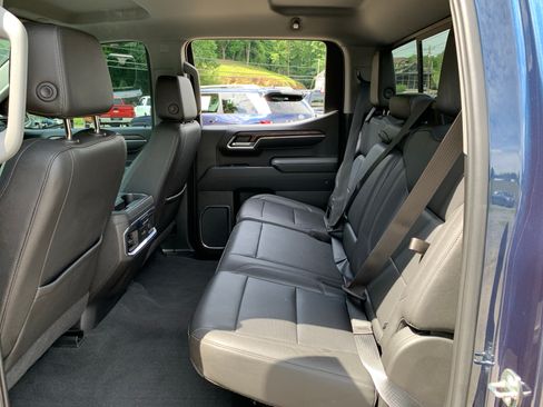 Used 2022 GMC Sierra 1500 SLT w/ SLT Premium Plus Package AWD/4WD image 35