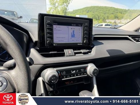 Used 2021 Toyota RAV4 LE AWD/4WD image 21