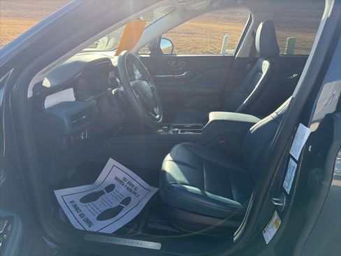 Used 2021 Lincoln Corsair Reserve image 9