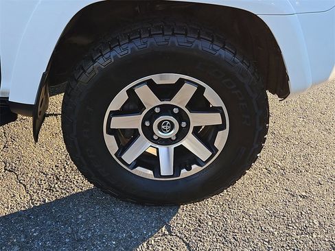 Used 2023 Toyota 4Runner TRD Off-Road Premium image 10