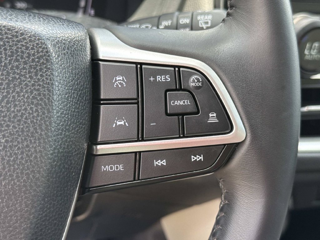 Used 2025 Toyota Grand Highlander FWD image 36