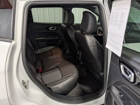 Used 2024 Jeep Compass Latitude w/ Altitude Special Edition AWD/4WD image 25