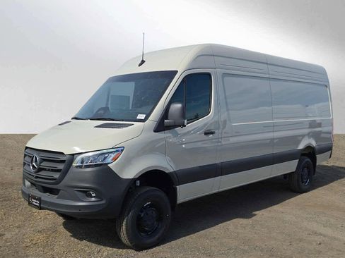Used 2026 Mercedes-Benz Sprinter 2500 image 7