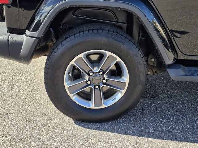 Used 2021 Jeep Wrangler Unlimited Sahara AWD/4WD image 5
