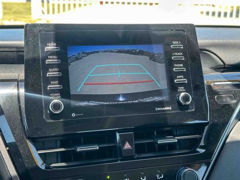 Used 2021 Toyota Camry LE FWD image 28