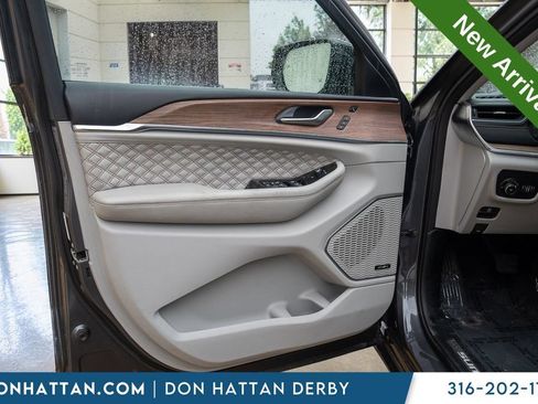 Used 2021 Jeep Grand Cherokee L Summit w/ Advanced Protech Group IV AWD/4WD image 14