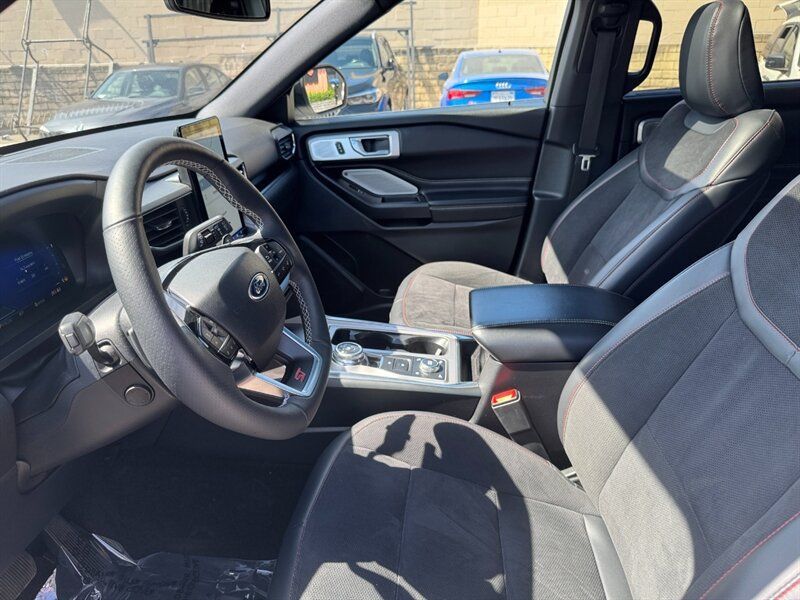 Used 2020 Ford Explorer ST w/ ST Street Pack AWD/4WD image 27