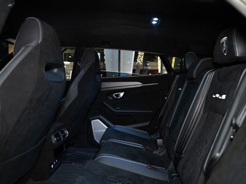 Used 2023 Lamborghini Urus Performante AWD/4WD image 8