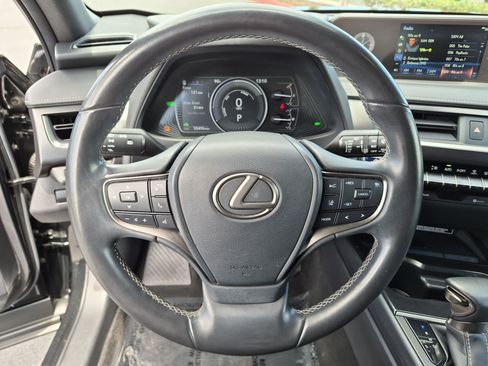 Used 2022 Lexus UX 250h AWD/4WD image 18