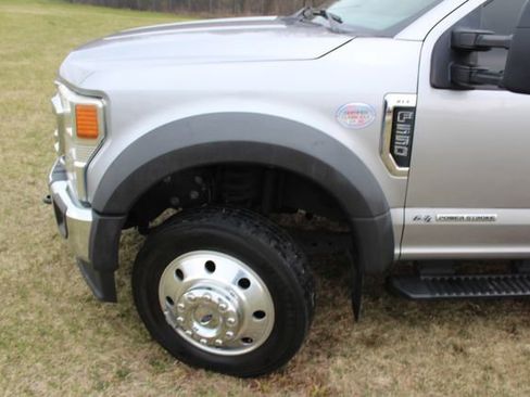 Used 2022 Ford F550 2WD Crew Cab Super Duty w/ XLT Value Package image 6