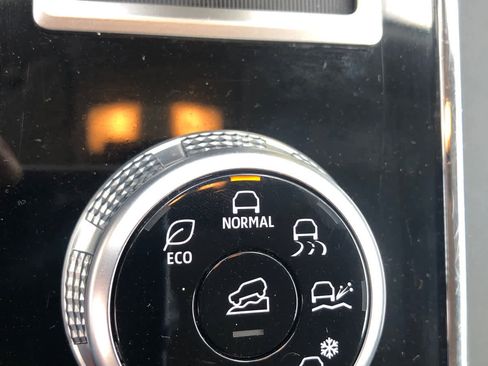 Used 2024 Mitsubishi Outlander SE image 22