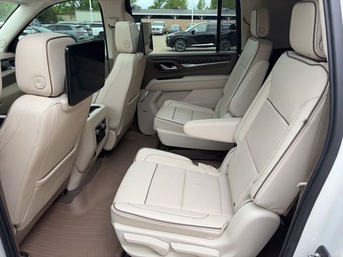 Used 2021 GMC Yukon XL Denali w/ Denali Ultimate Package AWD/4WD image 11