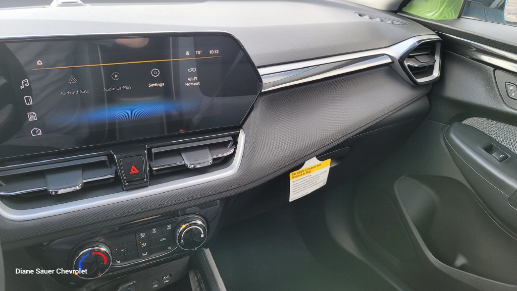 New 2026 Chevrolet TrailBlazer LT w/ LT Cold Weather Package FWD image 21