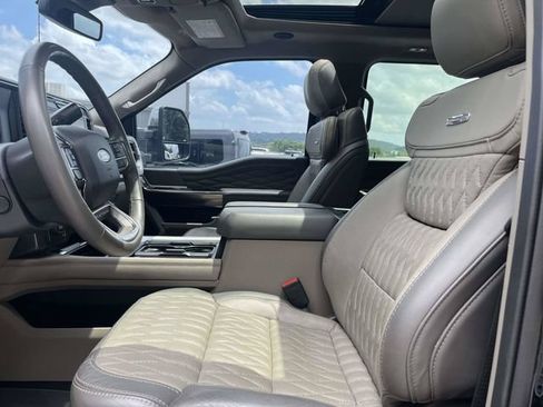 Certified 2025 Ford F450 Platinum w/ Platinum Plus Package AWD/4WD image 23