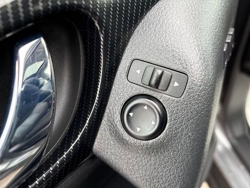 Used 2017 Nissan Rogue SL w/ SL Premium Package image 14