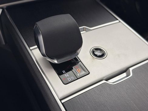 New 2026 Land Rover Range Rover SE image 16