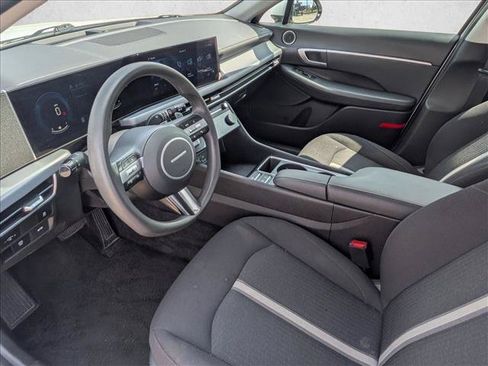 Used 2025 Hyundai Sonata SEL FWD image 9