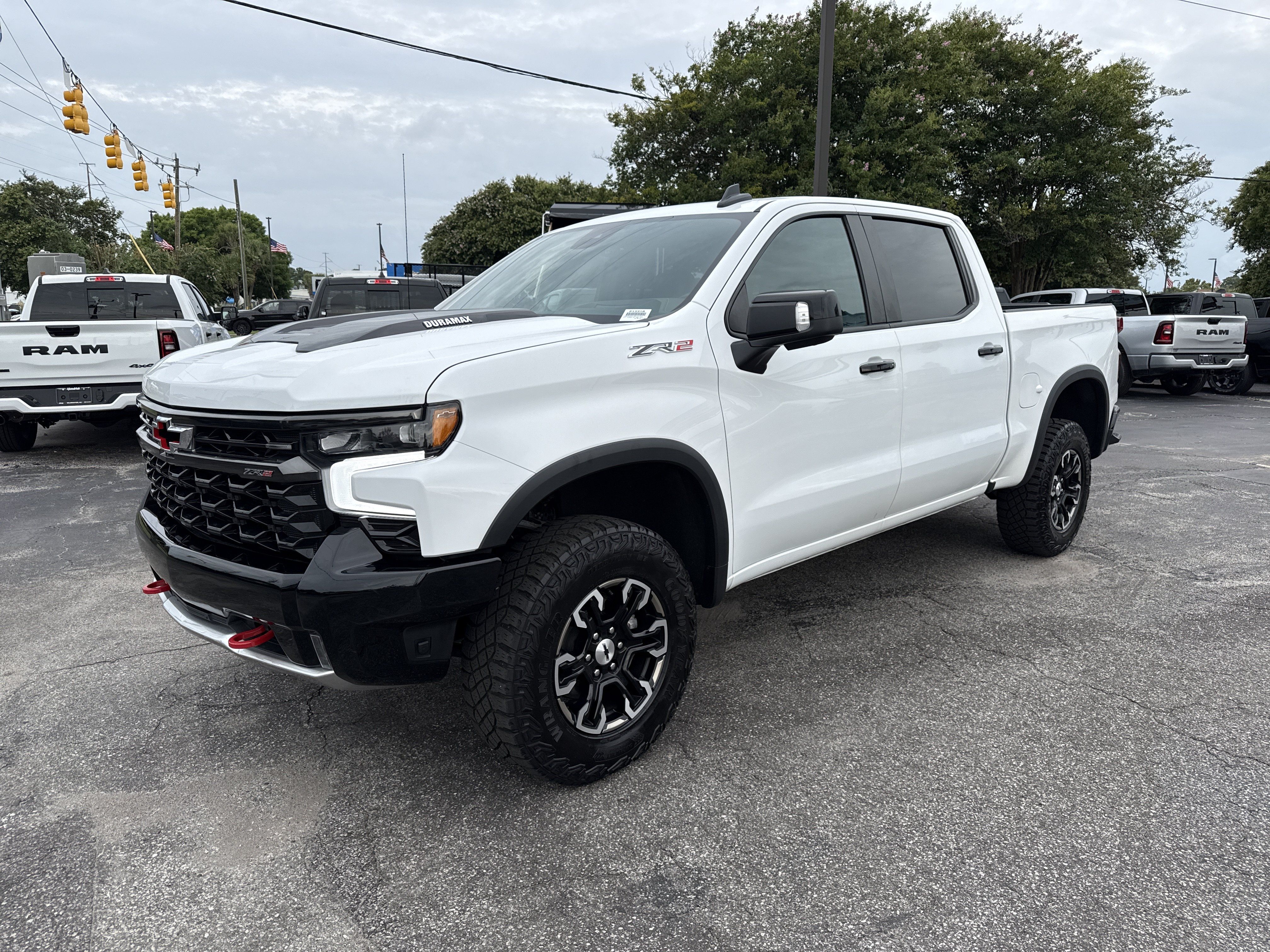 Used 2024 Chevrolet Silverado 1500 ZR2 w/ Technology Package AWD/4WD image 9