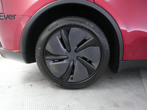 Used 2026 Tesla Model Y Long Range RWD image 22
