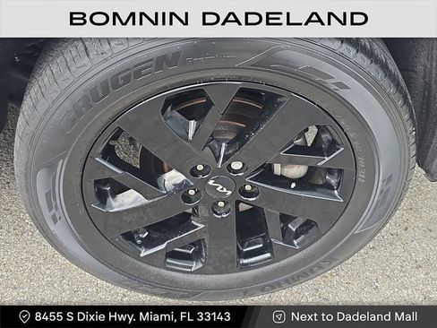 Used 2022 Kia Sorento S image 9