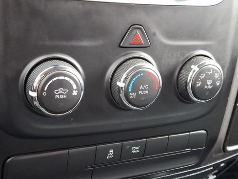 Used 2018 RAM 1500 Express w/ Express Value Package AWD/4WD image 15
