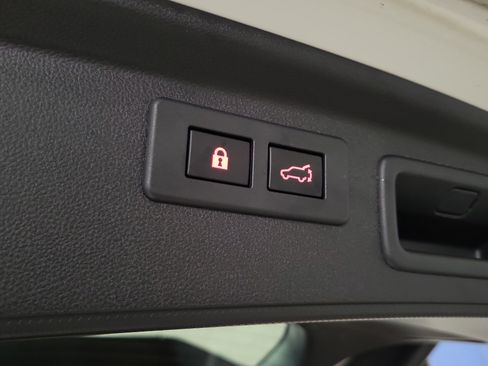 Used 2020 Subaru Forester Limited w/ Popular Package #3 image 11