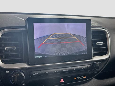 Used 2021 Hyundai Venue SE FWD image 21