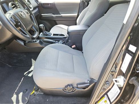 Used 2022 Toyota Tacoma SR image 17