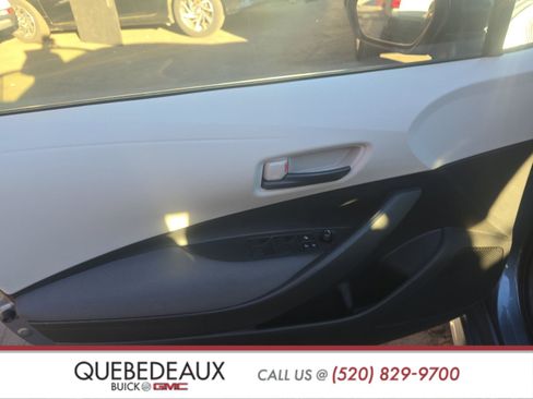 Used 2022 Toyota Corolla L image 9