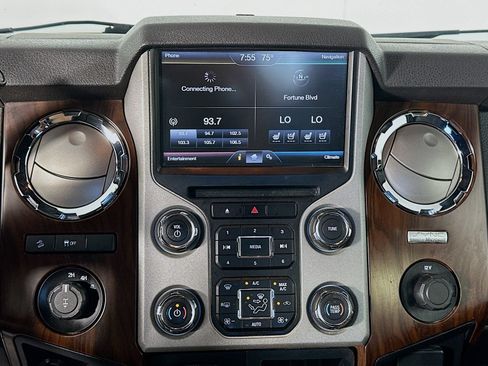 Used 2015 Ford F250 Lariat w/ Lariat Interior Package AWD/4WD image 14
