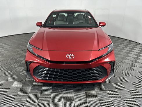 Used 2025 Toyota Camry SE FWD image 2