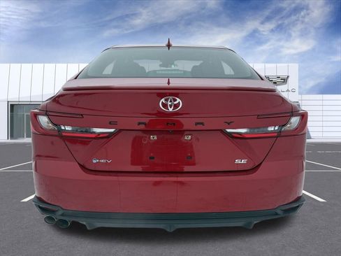 Used 2025 Toyota Camry SE image 12