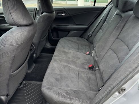 Used 2017 Honda Accord EX image 11